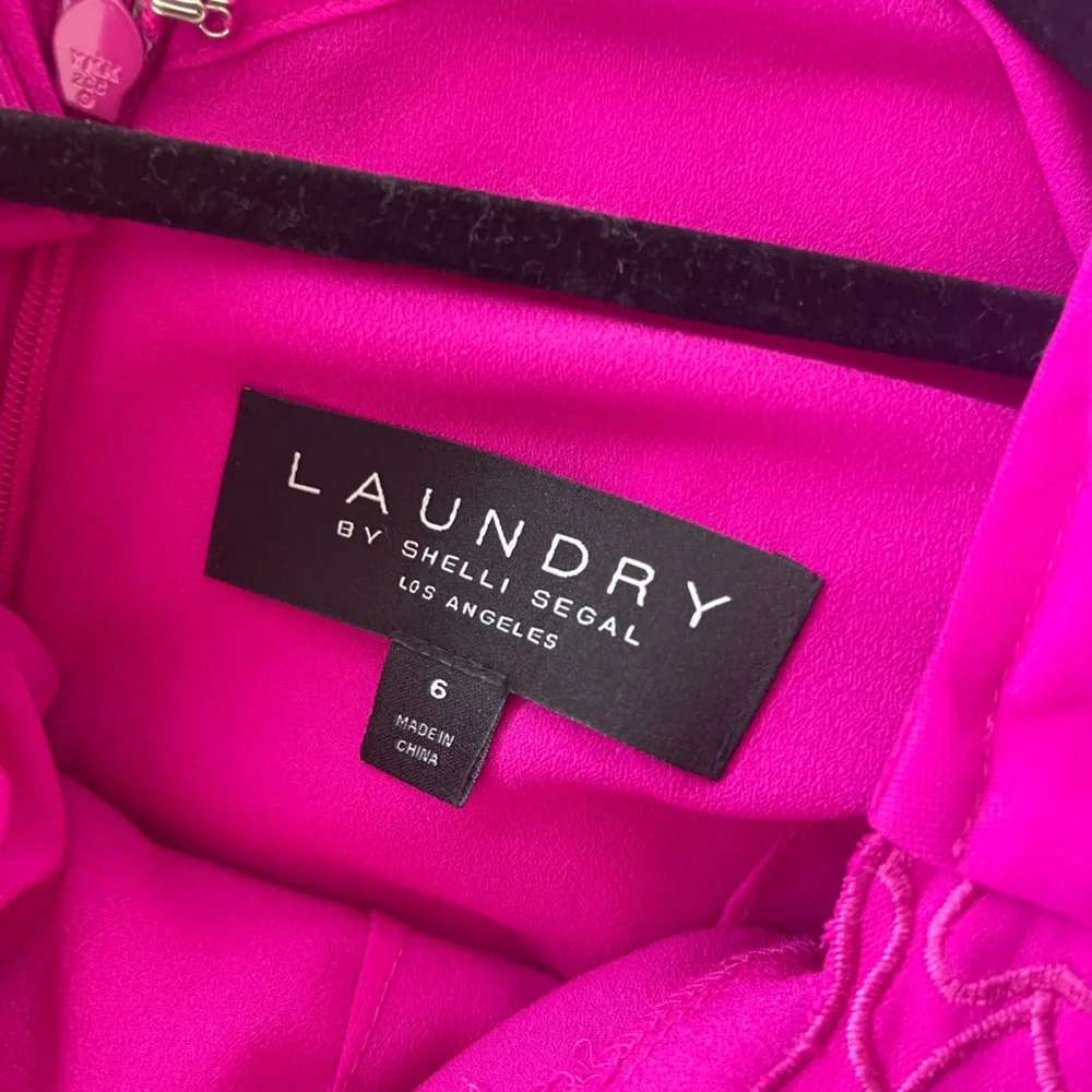 Laundry hot pink sleeveless dress with lace detailing - Picture 9 of 9